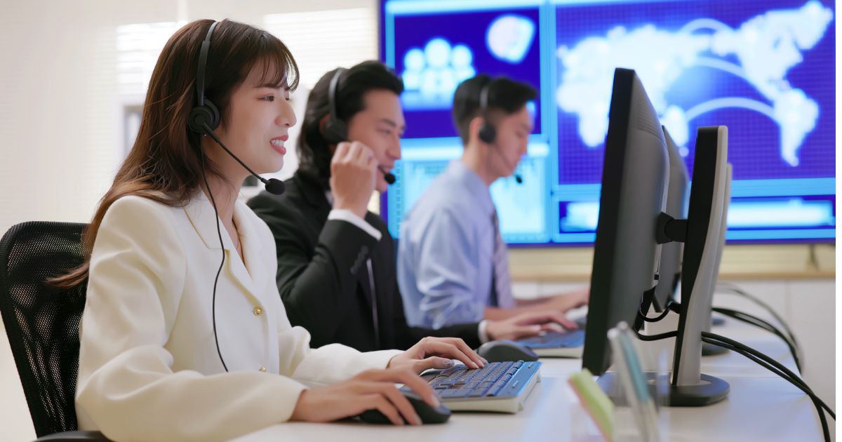 Đội ngũ chăm sóc khách hàng luôn túc trực 24/7